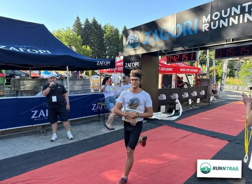 ΓΣ: Ο Ορφέας Γιαννάτης στην κορυφή του Zagori Mountain Running